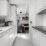 4 Bedroom Amazing In Дом отдыха Martofte
