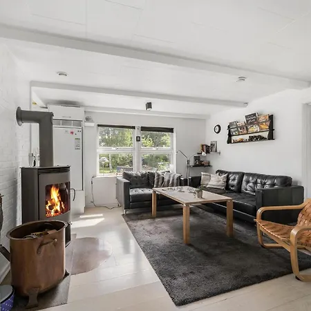 4 Bedroom Amazing In 別荘 Martofte