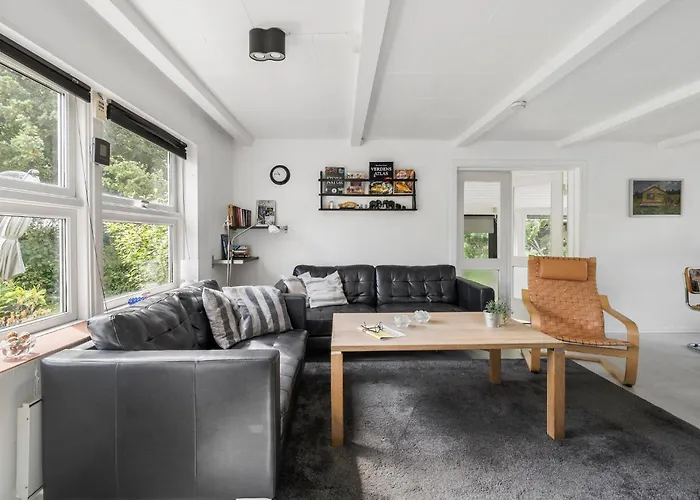 4 Bedroom Amazing In Nyaraló Martofte