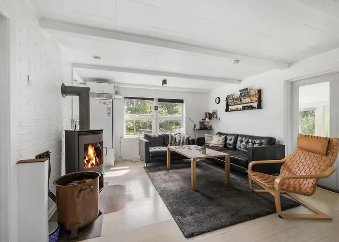 4 Bedroom Amazing In Nyaraló Martofte